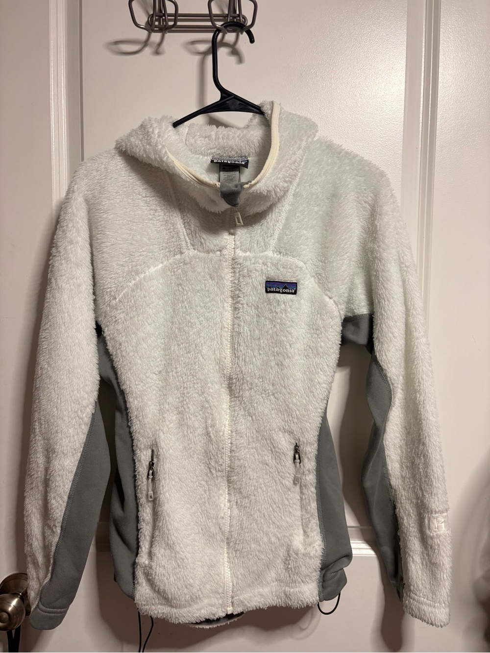 Patagonia White Teddy Fleece Jacket with Gray Panels